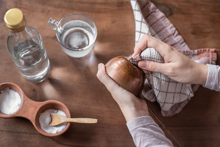 Merawat tembaga dengan campuran garam dan cuka, Sumber: treehugger.com