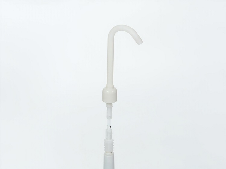 Suction atau ejector saliva, Sumber: dentalmedicalhouse.com